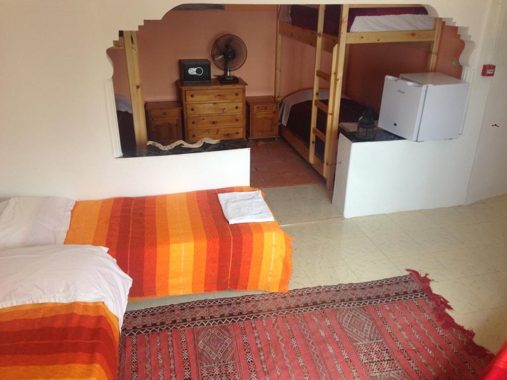 Surf Maroc'S Auberge Taghazout Ruang foto